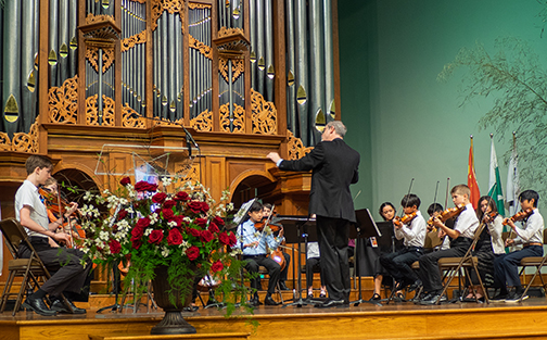 soundpoint strings orchestra on church platform